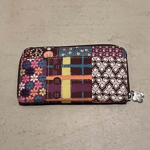 Lily Bloom Zip Around Clutch - Picture 4 of 4